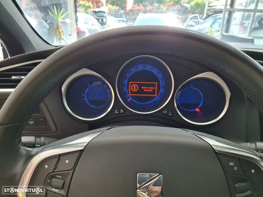 Citroën DS4 1.6 HDi So Chic - 12