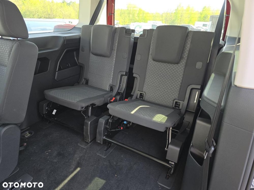 Ford Tourneo Connect Grand - 11