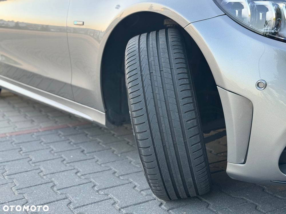 Mercedes-Benz Klasa C 300 e 9G-TRONIC AMG Line - 13
