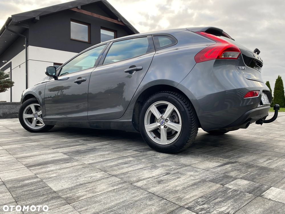 Volvo V40 T3 Momentum - 10