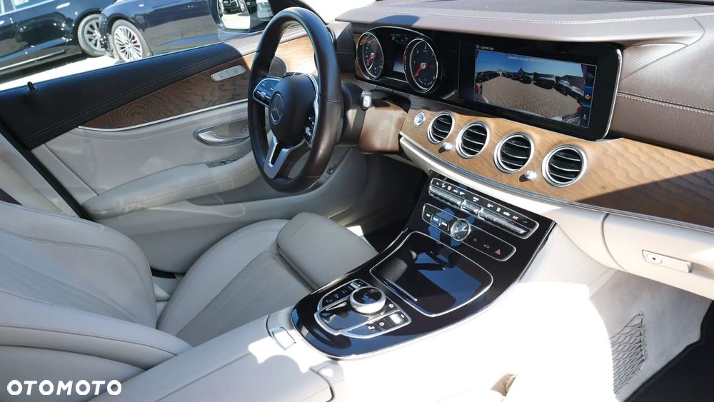 Mercedes-Benz Klasa E 300 de 9G-TRONIC Exclusive - 18