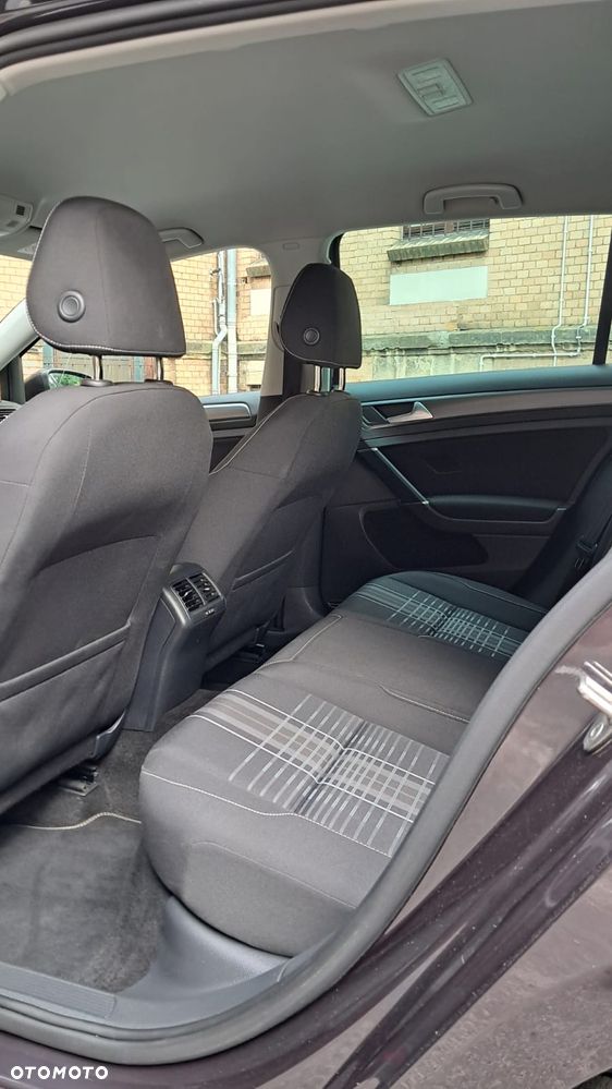 Volkswagen Golf - 11
