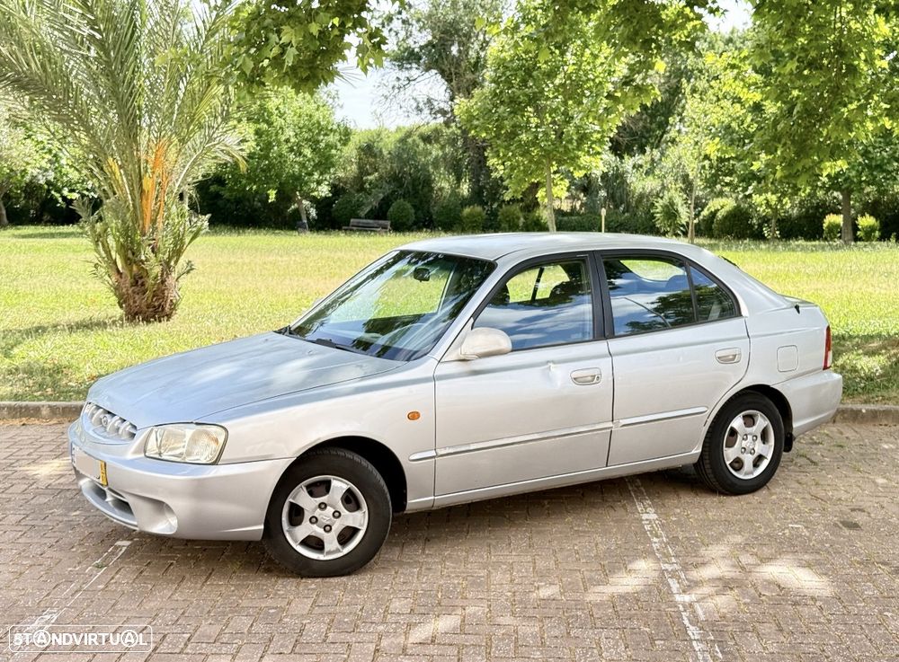 Hyundai Accent 1.3 GLS - 1