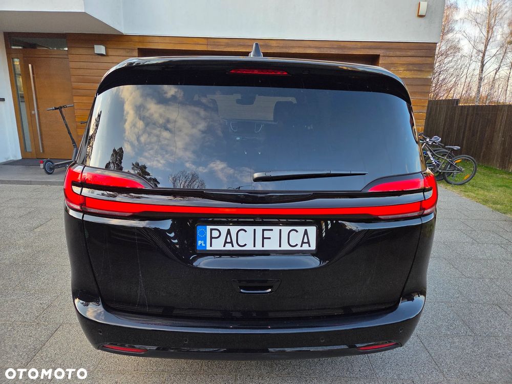 Chrysler Pacifica - 8