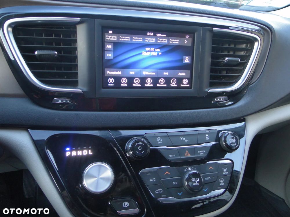 Chrysler Pacifica - 21