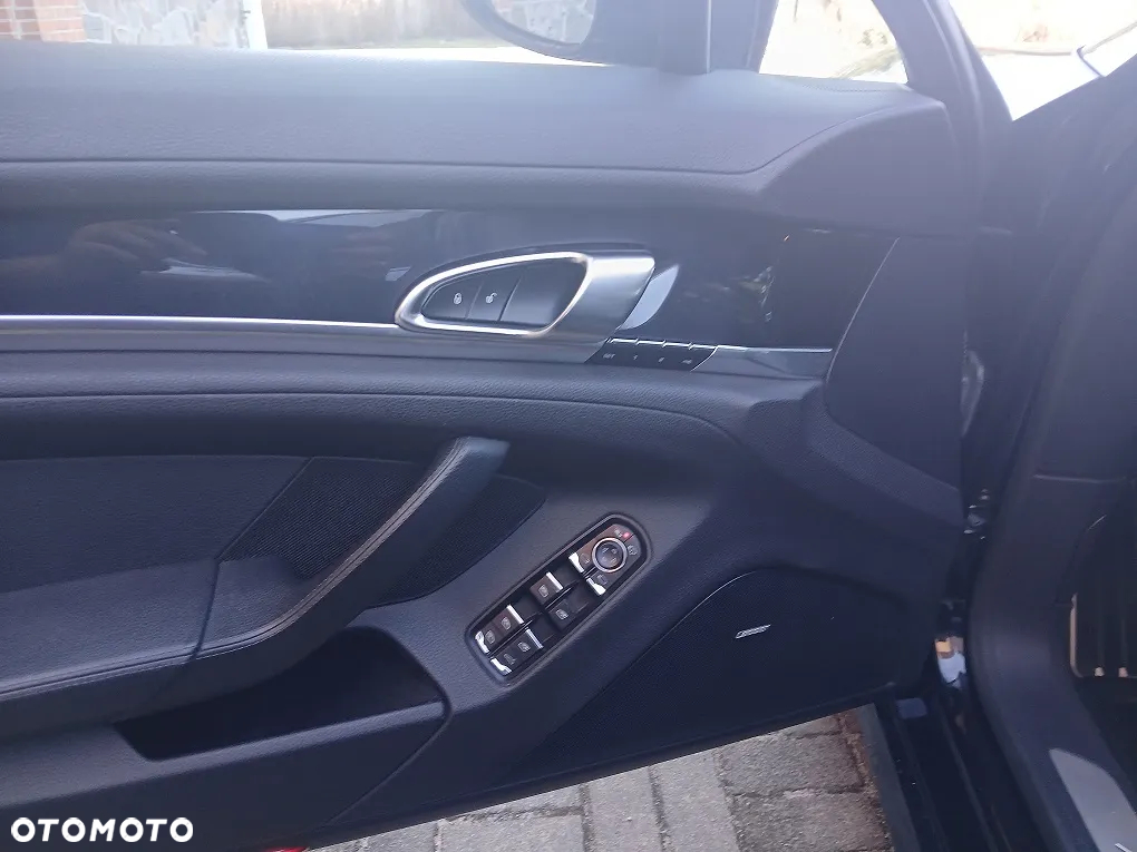 Porsche Panamera - 12