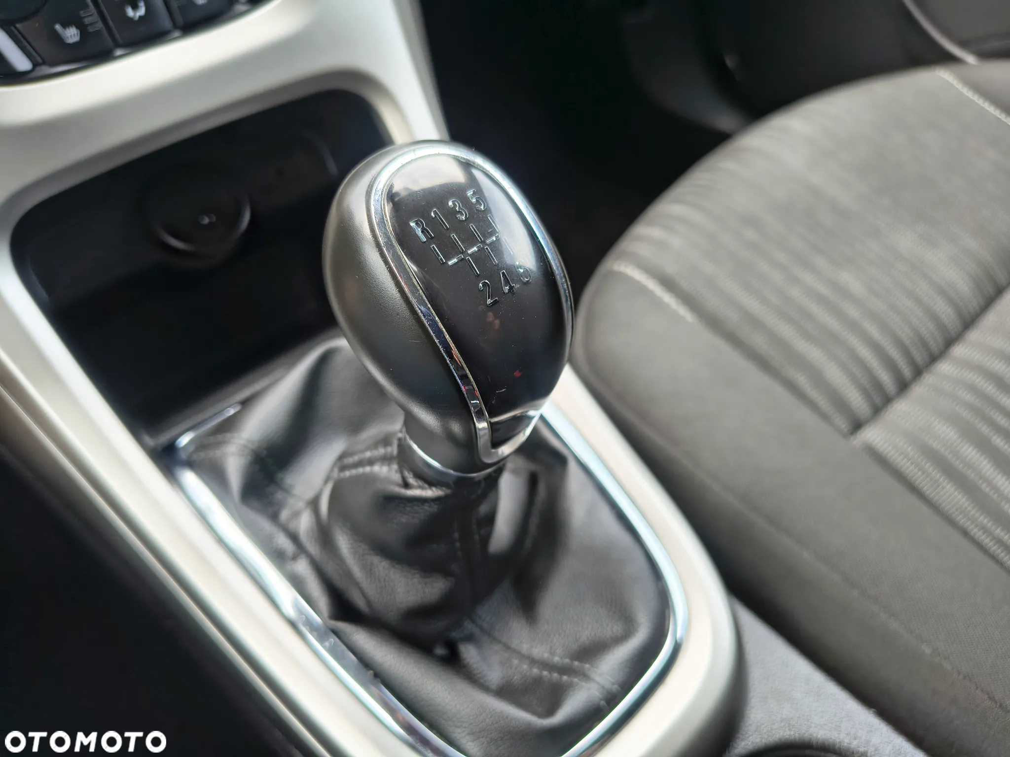 Opel Astra 1.4 Turbo Selection - 29