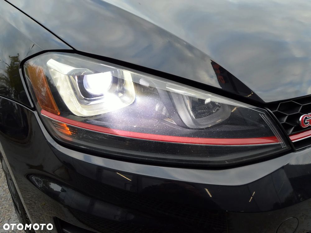 Volkswagen Golf - 24