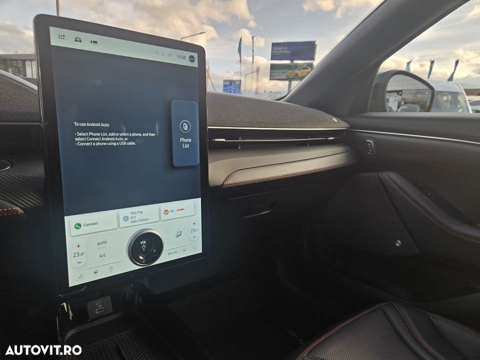 Ford Mustang Mach-E - 15