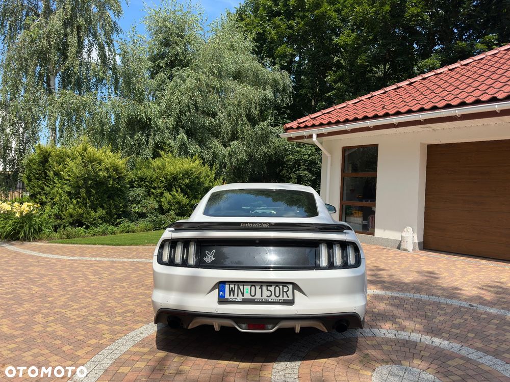 Ford Mustang - 6
