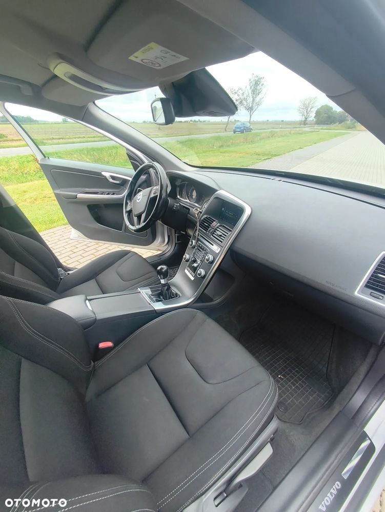 Volvo XC 60 D3 R-Design - 10