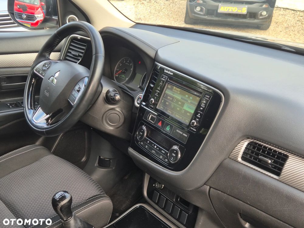 Mitsubishi Outlander - 17
