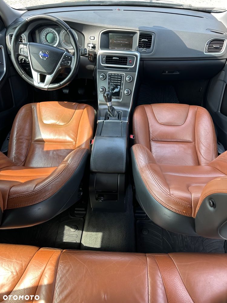 Volvo V60 T3 Summum - 13