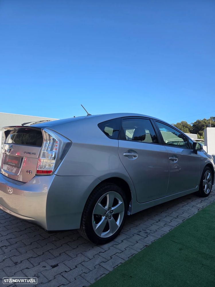 Toyota Prius - 3