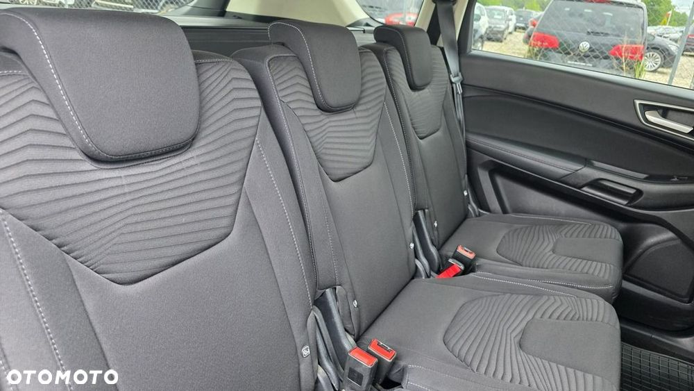 Ford S-Max - 19