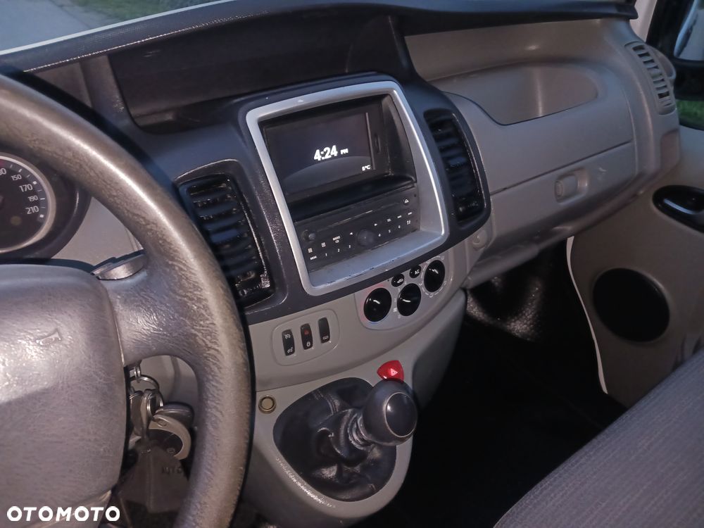 Renault Trafic - 16