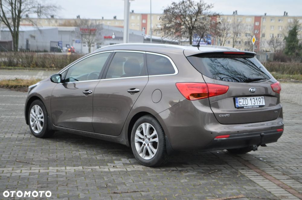 Kia Ceed 1.6 CRDi 128 Spirit - 11