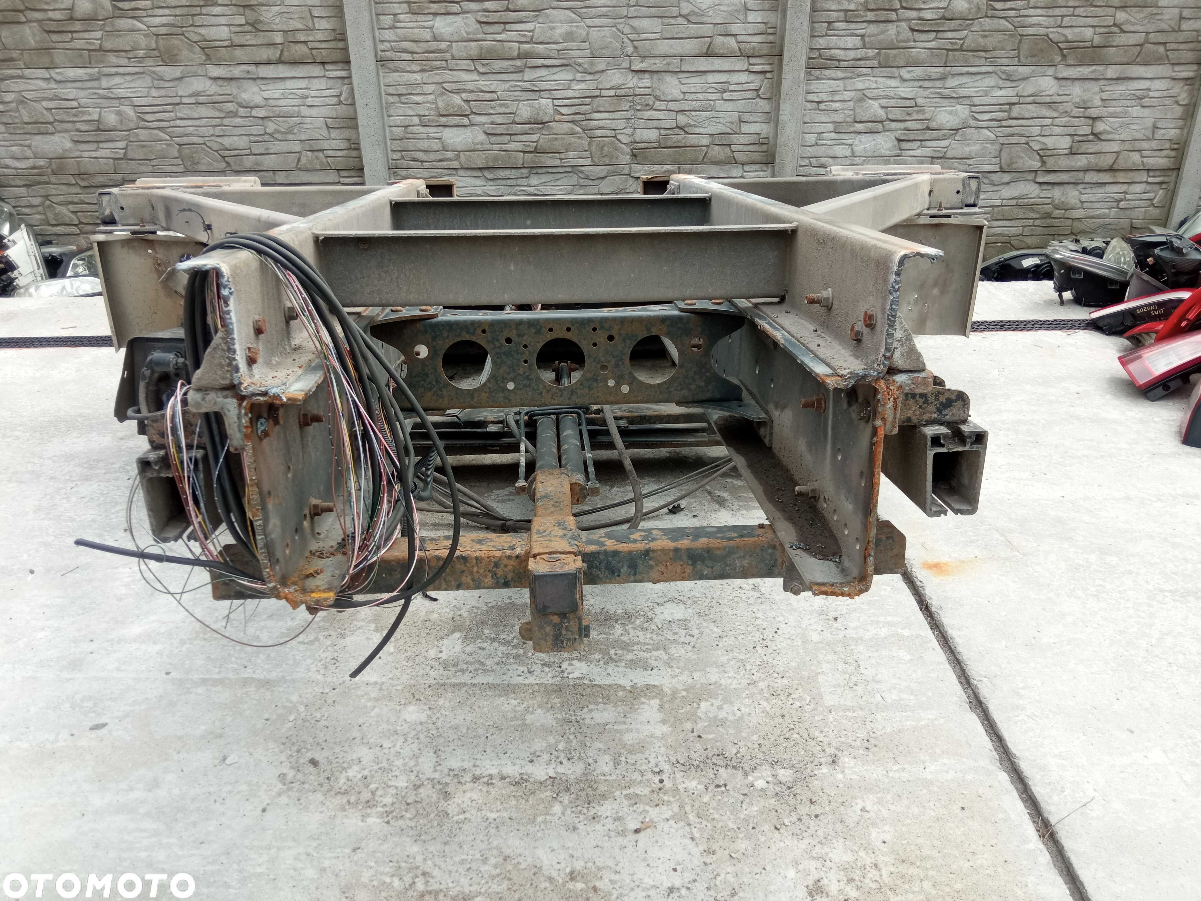 Winda Dhollandia Mercedes Atego - 7