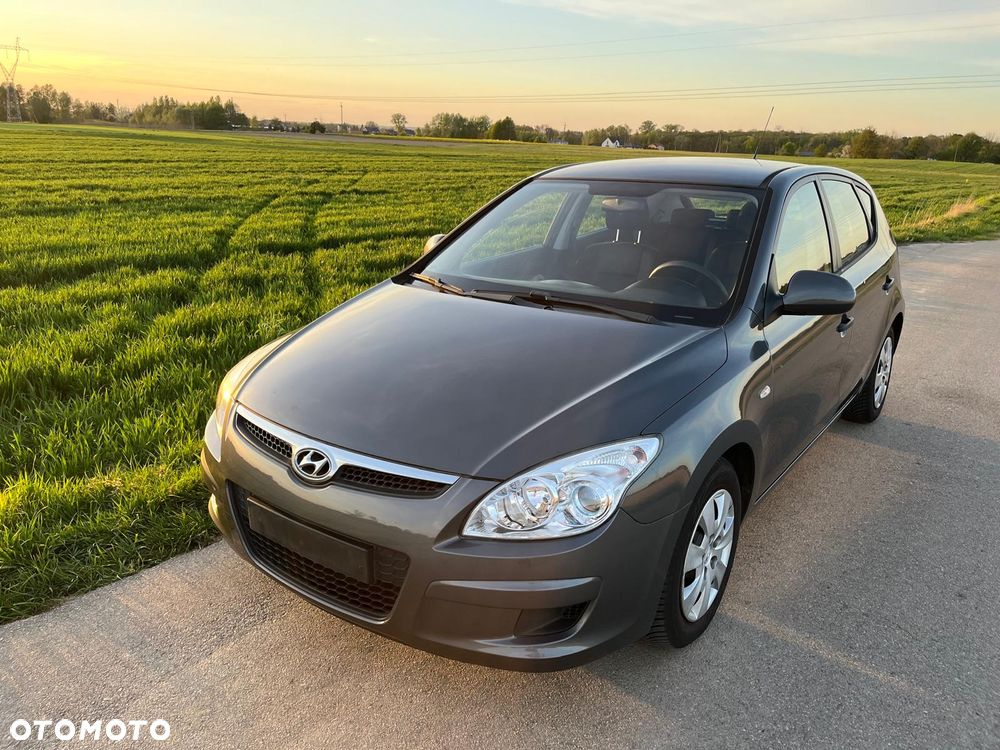 Hyundai i30 1.4 Base + - 10