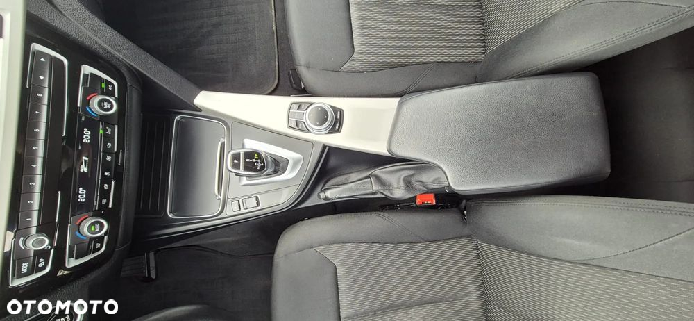 BMW Seria 3 320d xDrive Advantage sport - 14