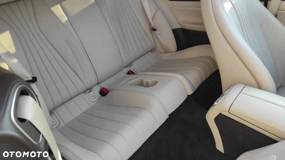 Mercedes-Benz Klasa E 220 d 9G-TRONIC - 21