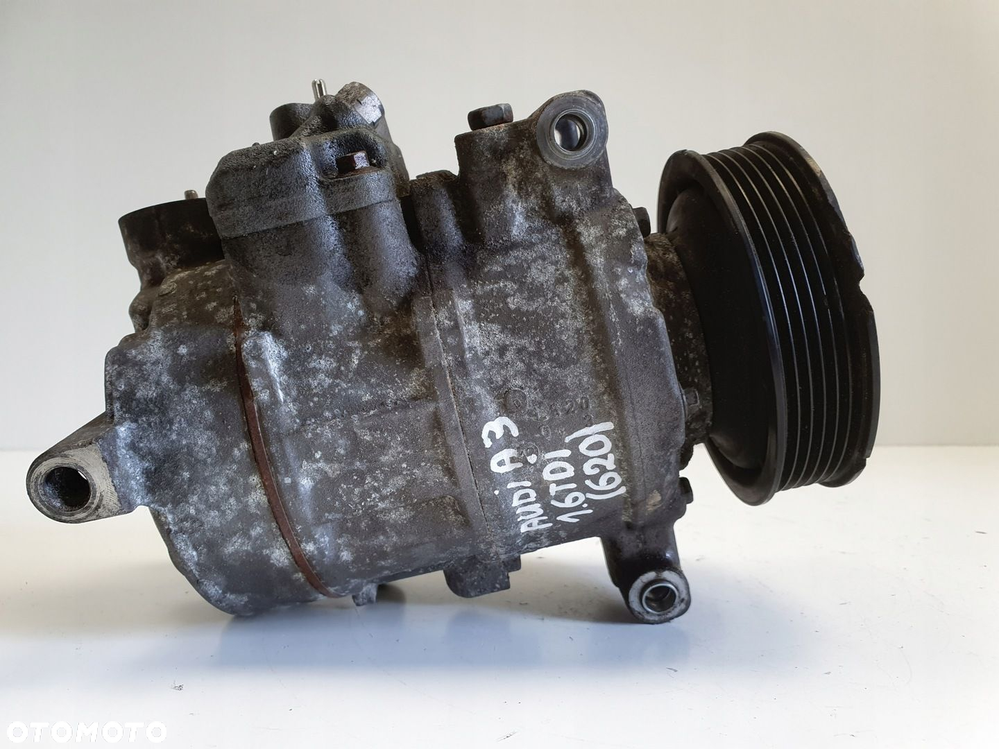 Audi A3 II 8P 1.6 TDI SPRĘŻARKA KLIMATYZACJI pompa 5N0820803F - 3