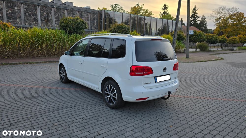 Volkswagen Touran 1.6 TDI DPF Highline - 3