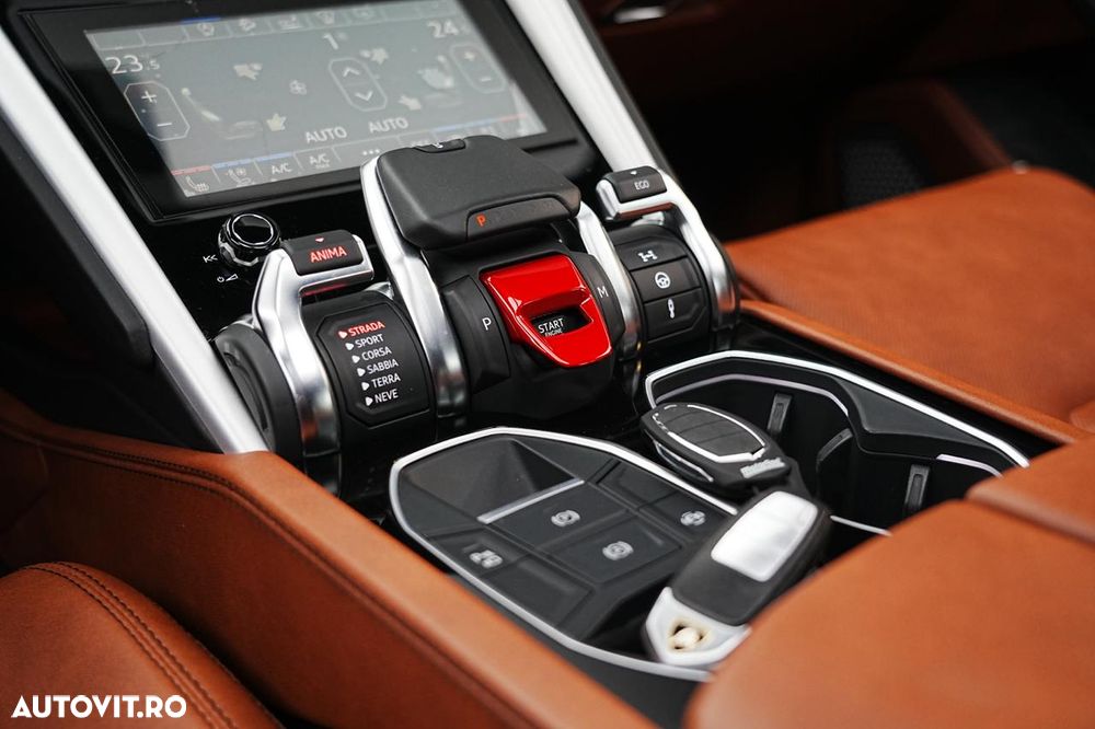 Lamborghini URUS - 31