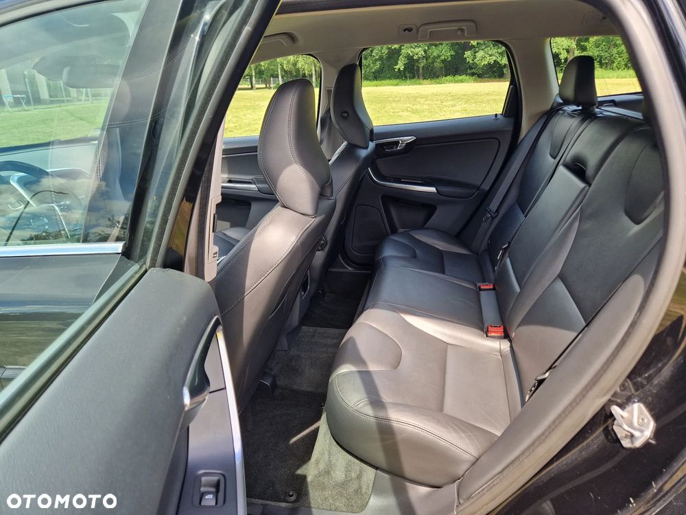 Volvo XC 60 D5 AWD Summum - 22