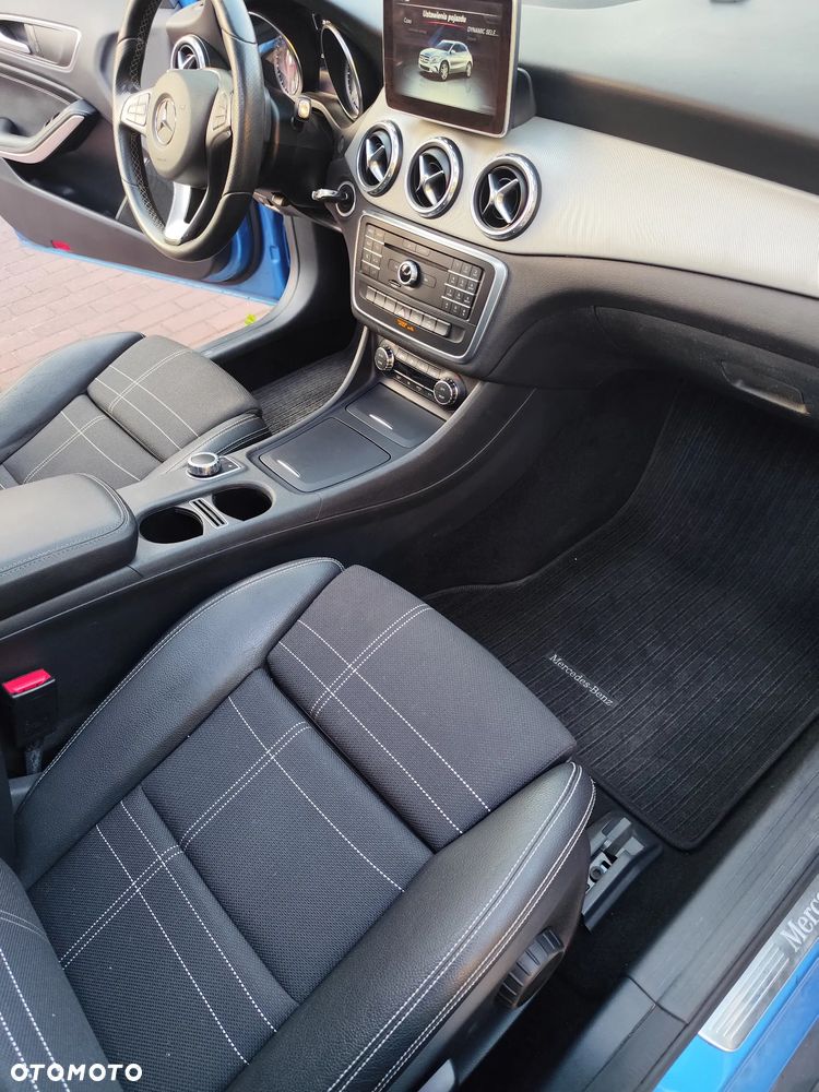 Mercedes-Benz GLA - 14