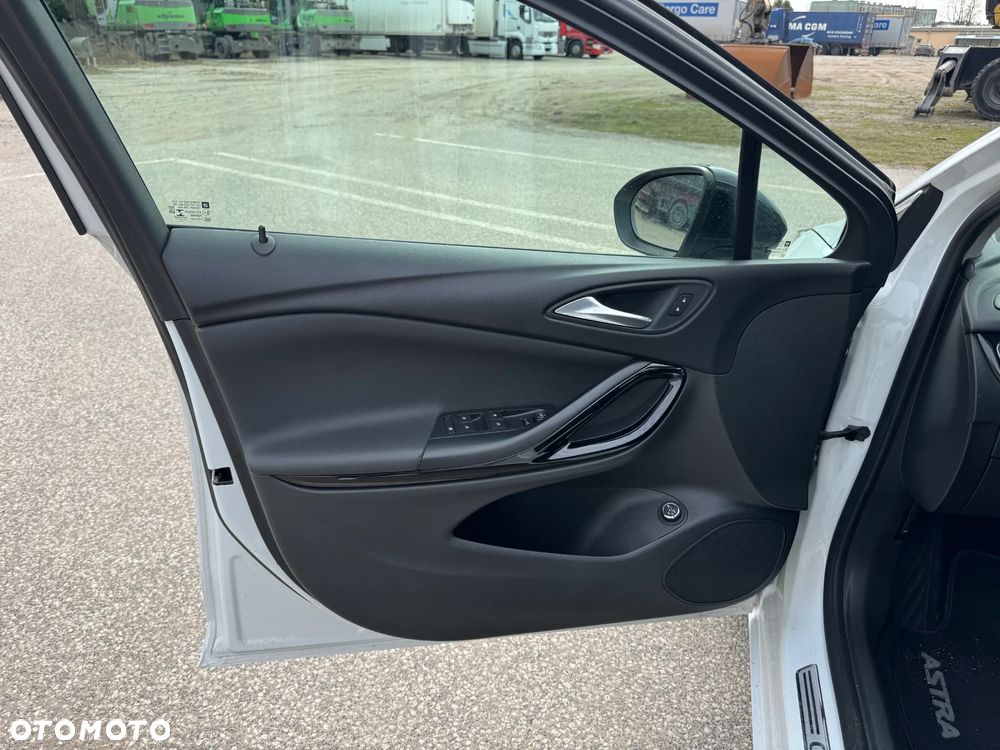 Opel Astra 1.4 T Dynamic S&S - 30