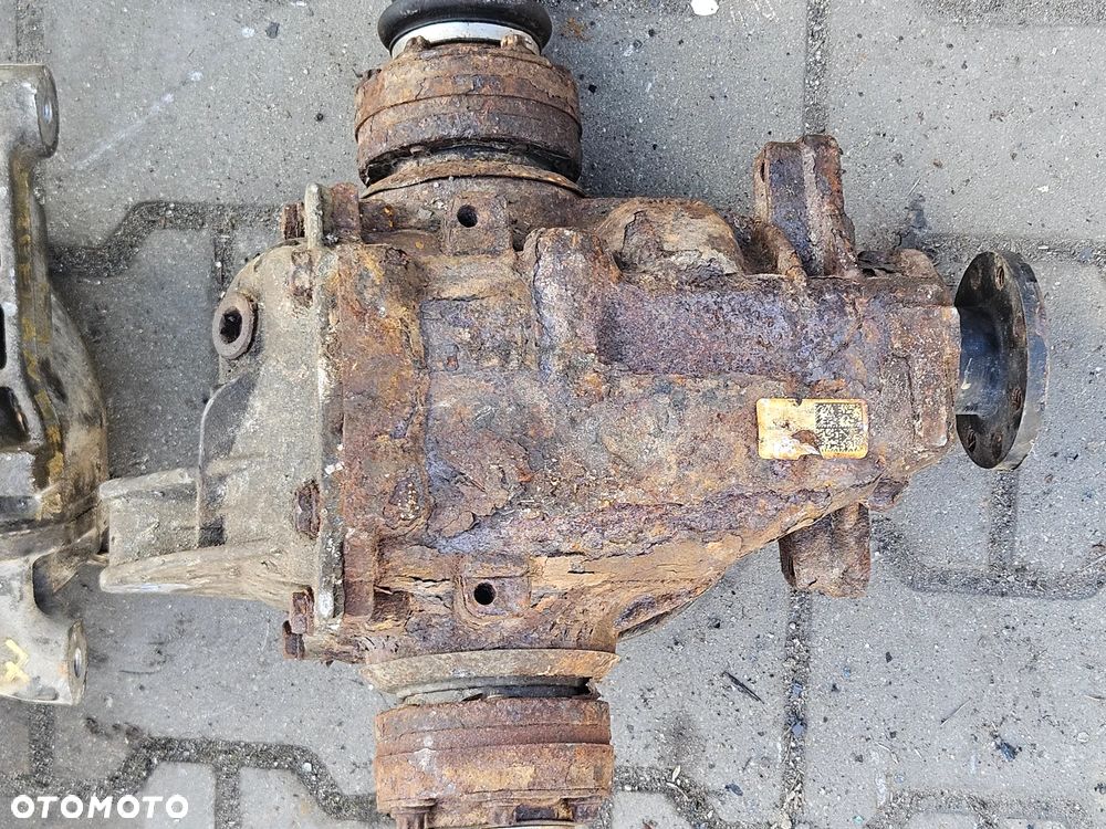 BMW X3 E83  2.0 D 2.0D dyfer dyferencjał most tył tylny 3,07 - 8