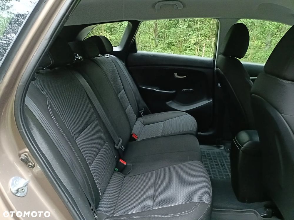 Hyundai i30 1.6 CRDi Comfort - 11