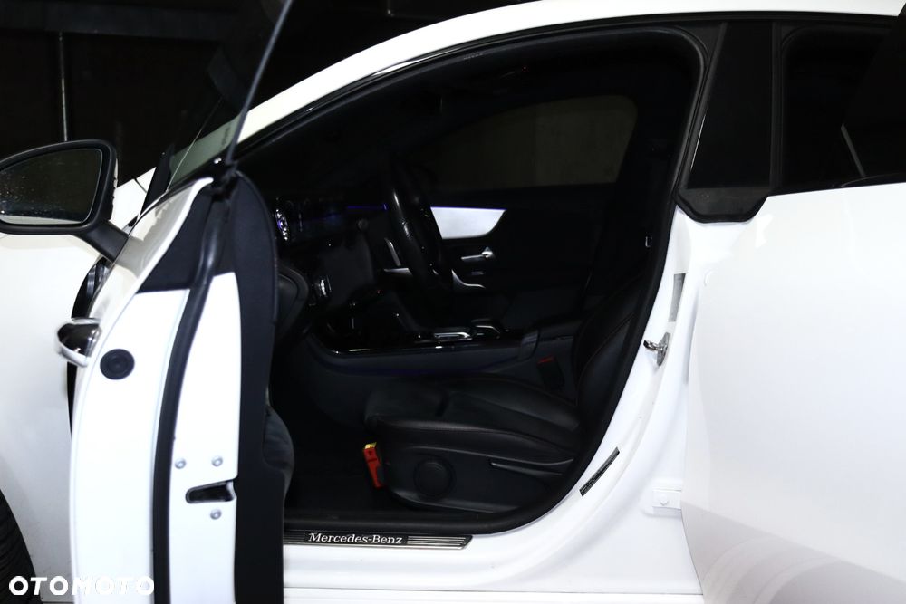 Mercedes-Benz CLA 200 AMG Line 7G-DCT - 15