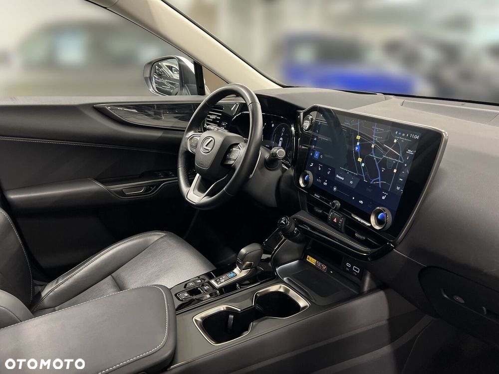 Lexus NX 350h Prestige AWD - 18