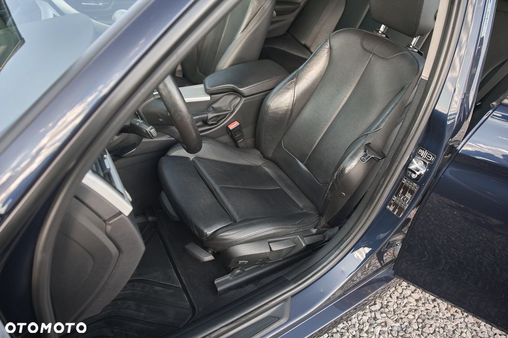 BMW Seria 3 320d - 29