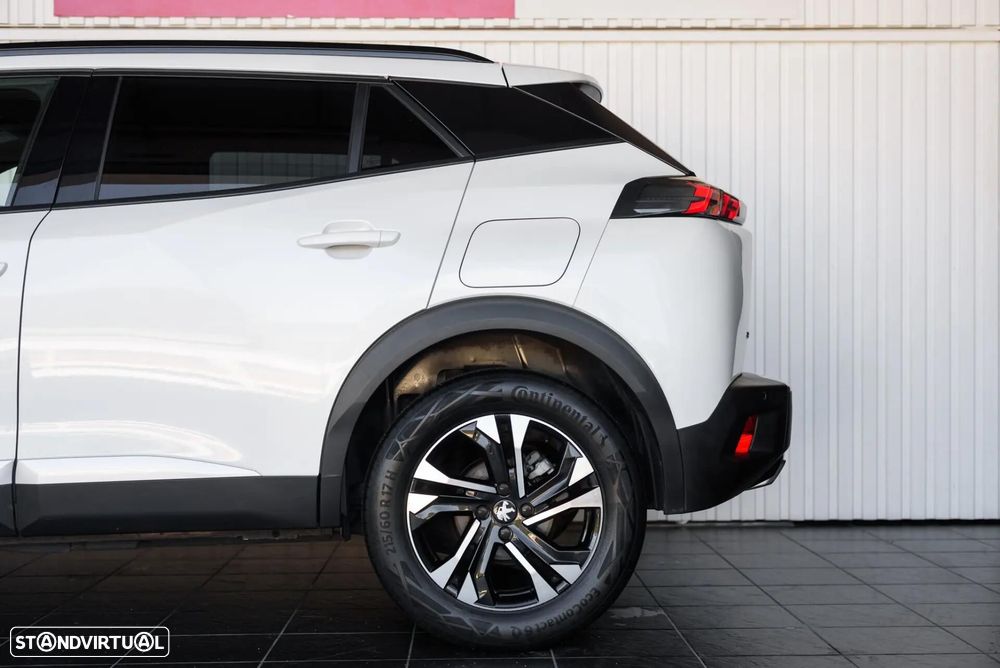 Peugeot 2008 1.2 PureTech Allure EAT8 - 11