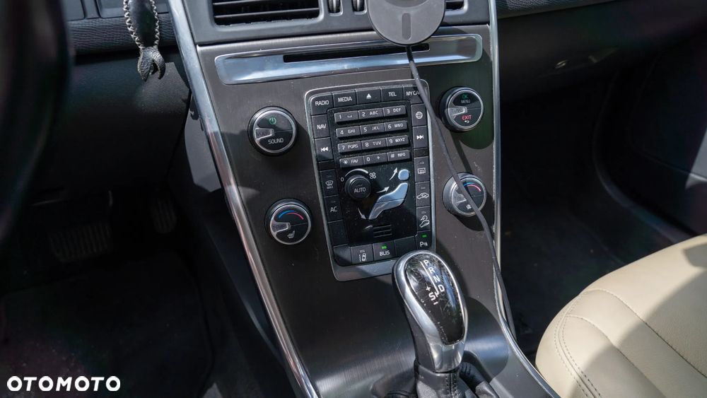 Volvo XC 60 D4 AWD Summum - 16