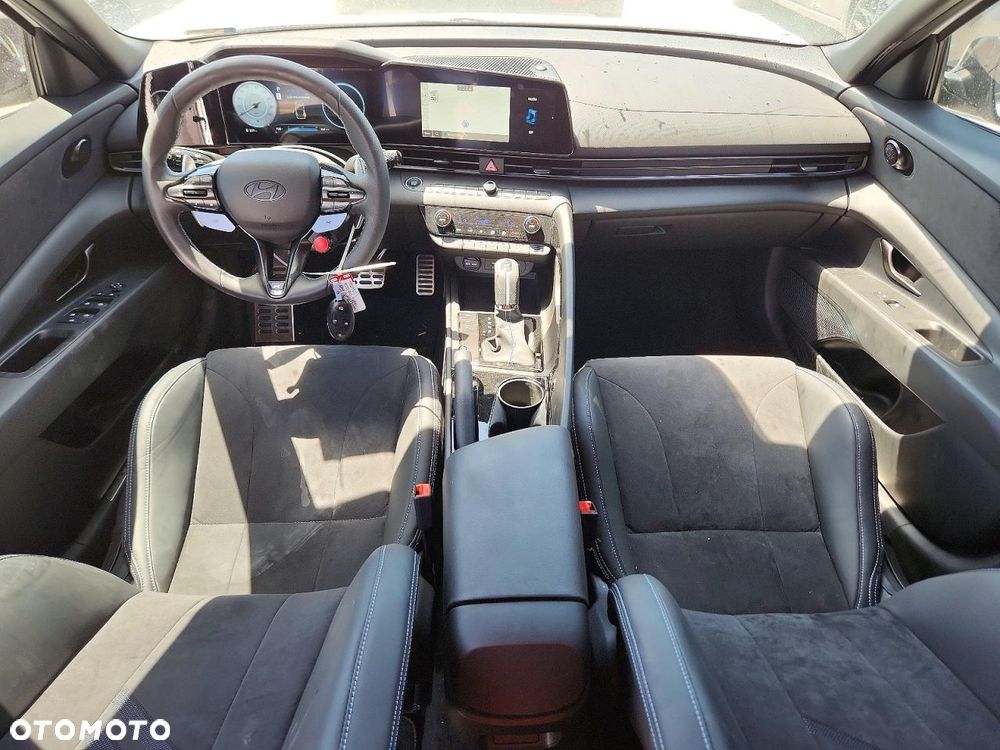 Hyundai Elantra - 7