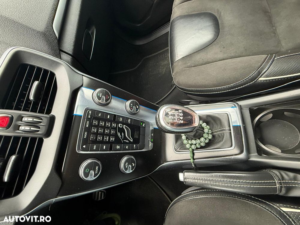 Volvo V40 D3 Rdesign - 13