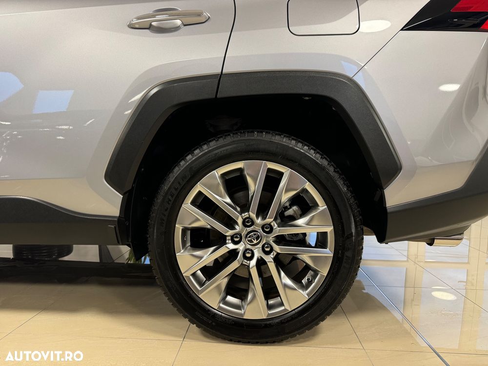 Toyota RAV4 2.5 4x4 Hybrid Team Deutschland - 33