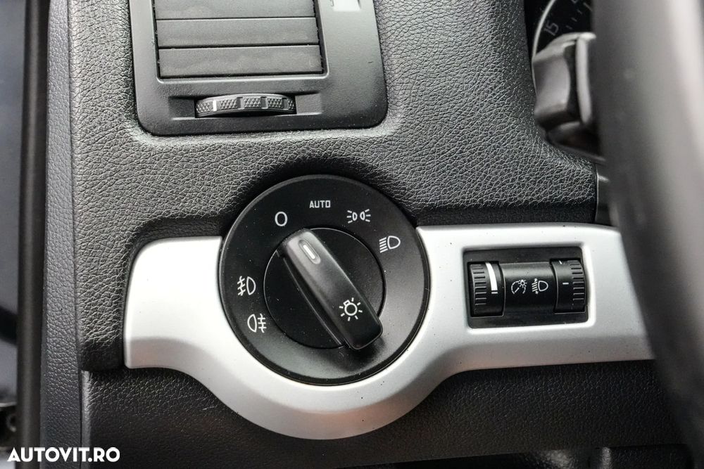 Skoda Octavia 1.6 TDI DPF DSG IMPULS EDITION - 22