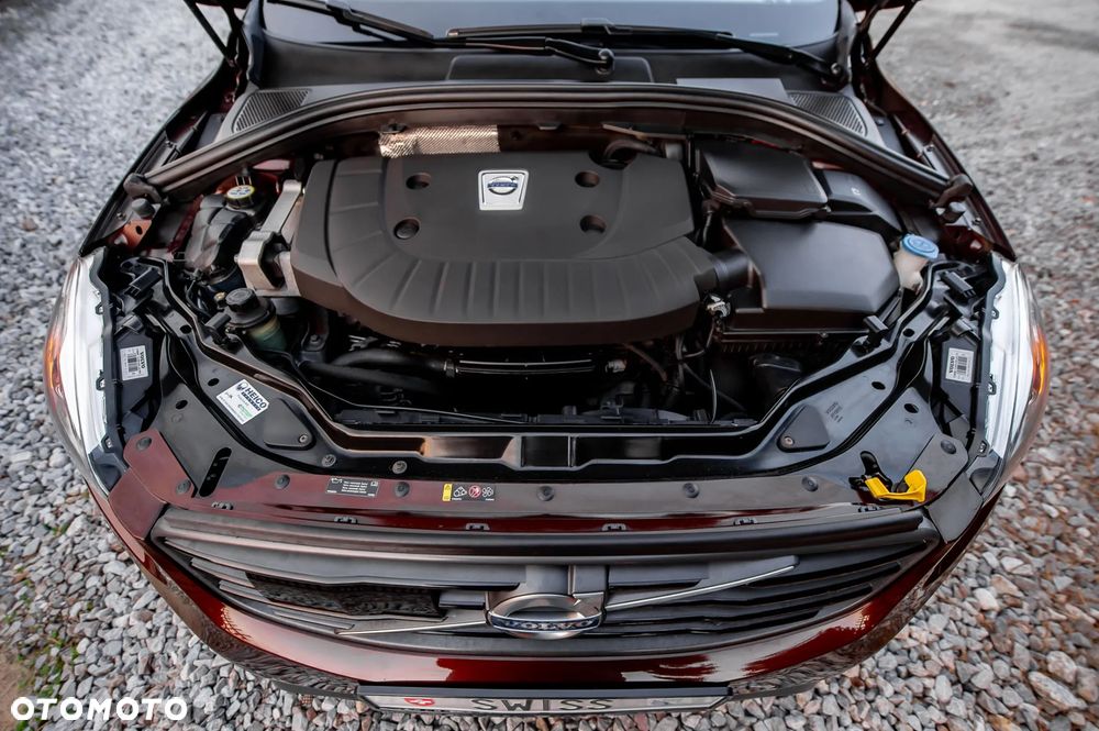 Volvo XC 60 D5 AWD R-Design Momentum - 16