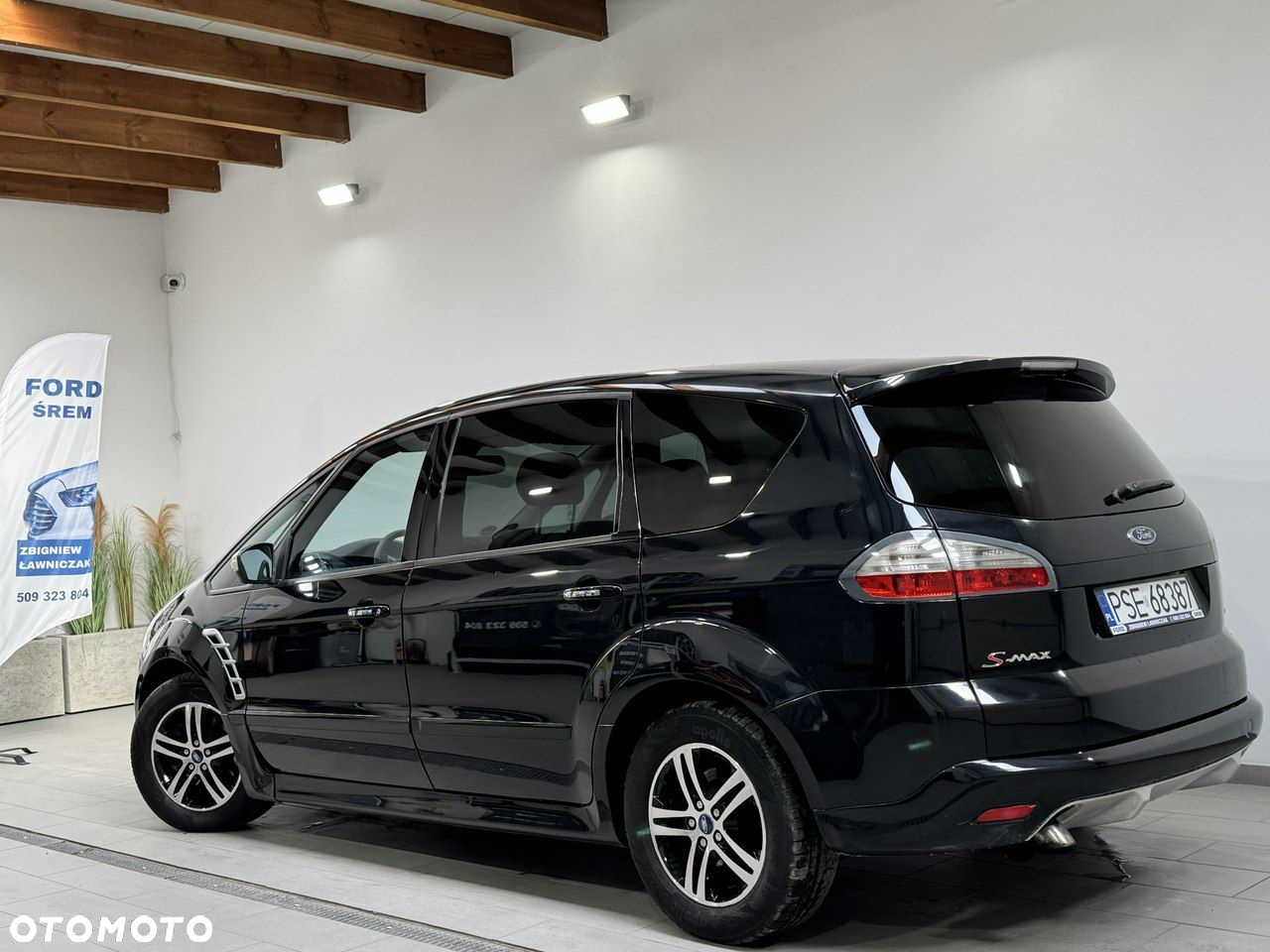 Ford S-Max - 17