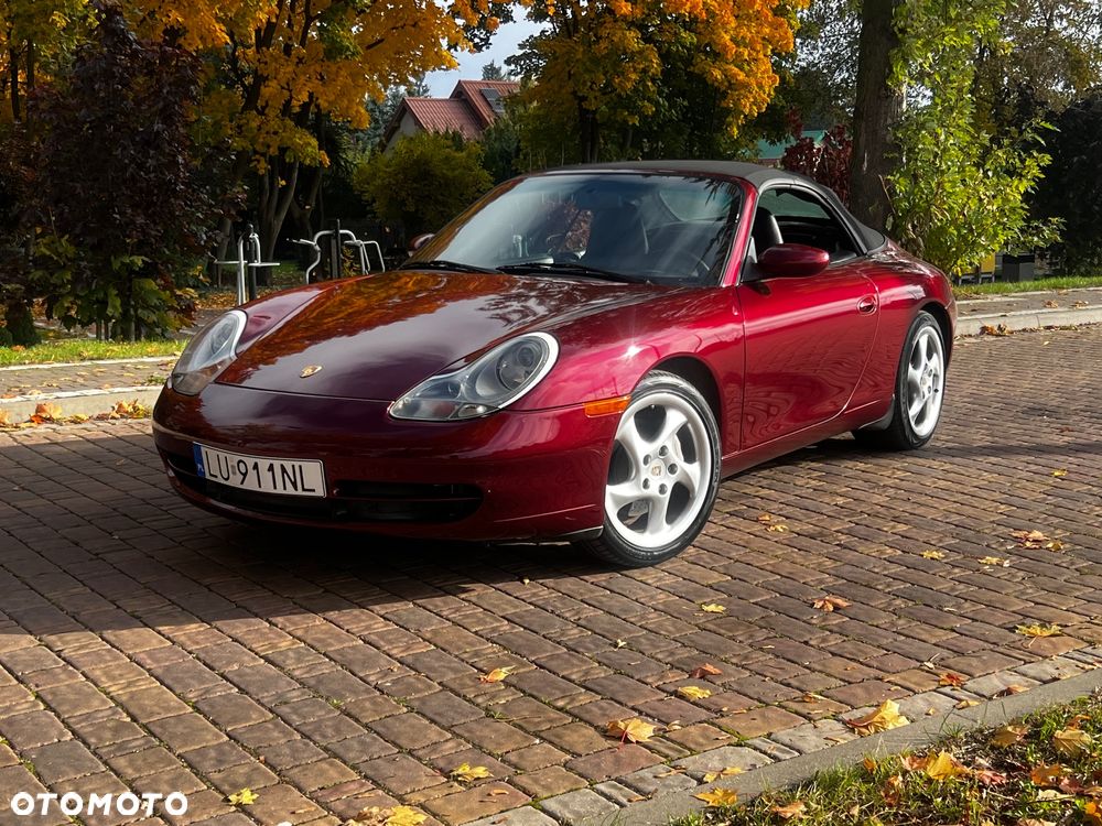Porsche 911 Carrera 4 Cabrio - 2