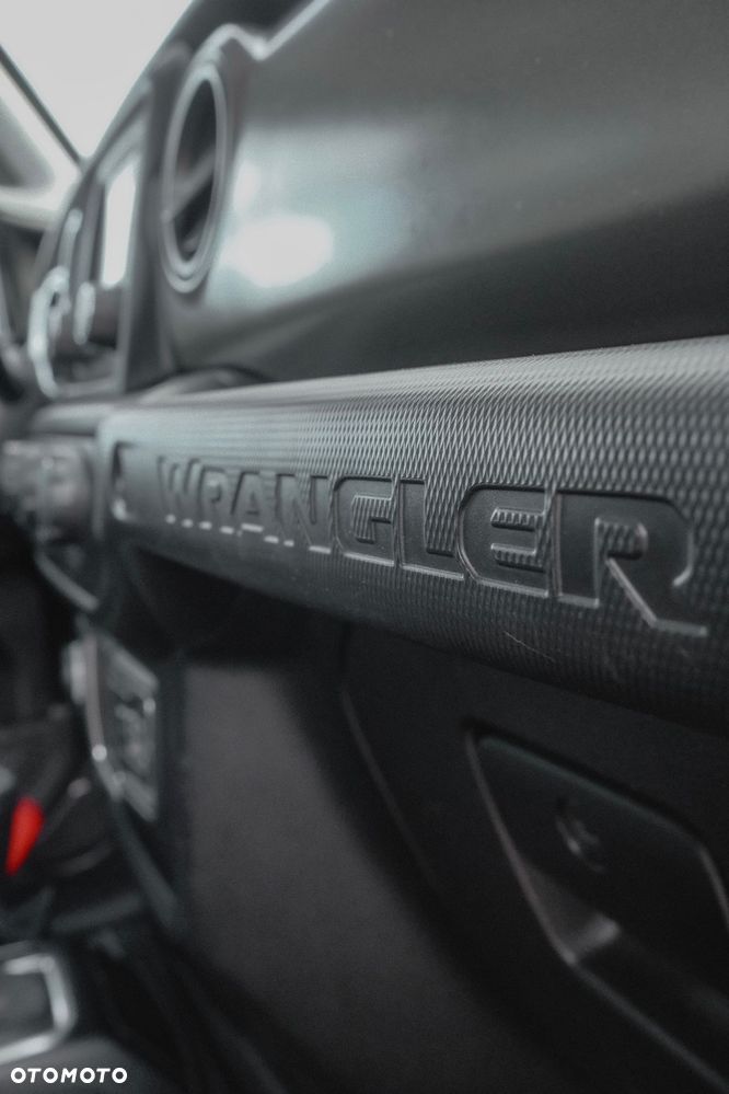 Jeep Wrangler - 20