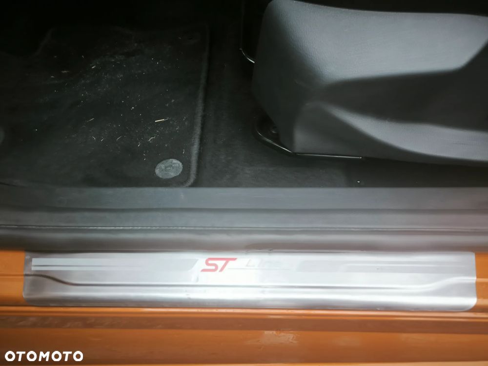 Ford Focus 1.5 TDCi ST-Line - 21