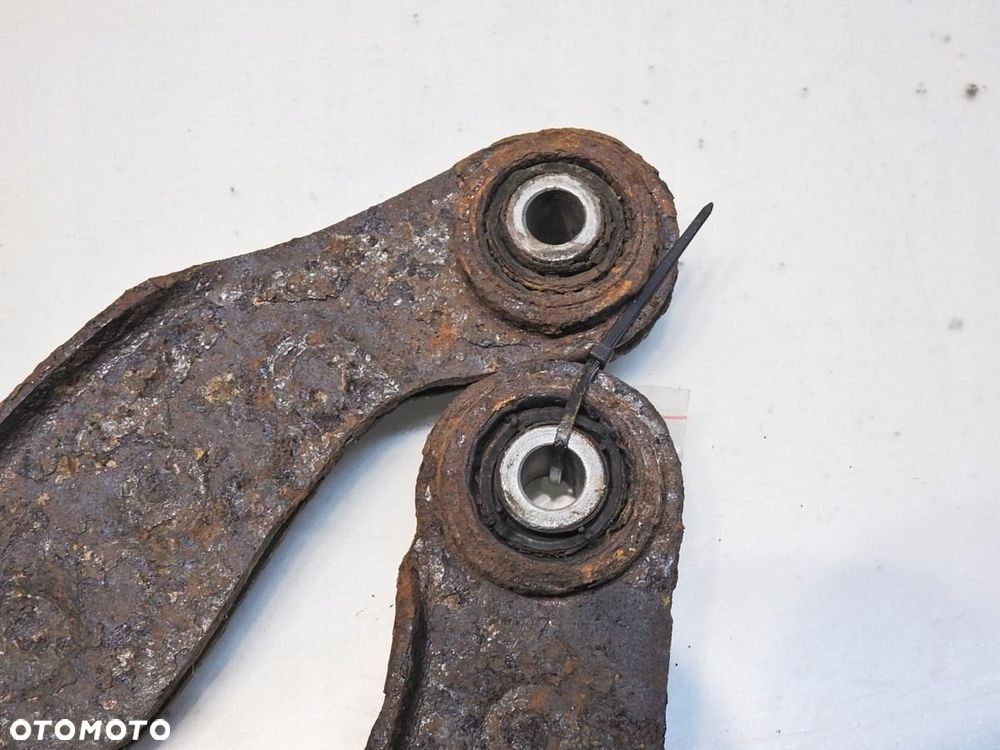 WAHACZ TYŁ TYLNY VOLVO V50 - 3