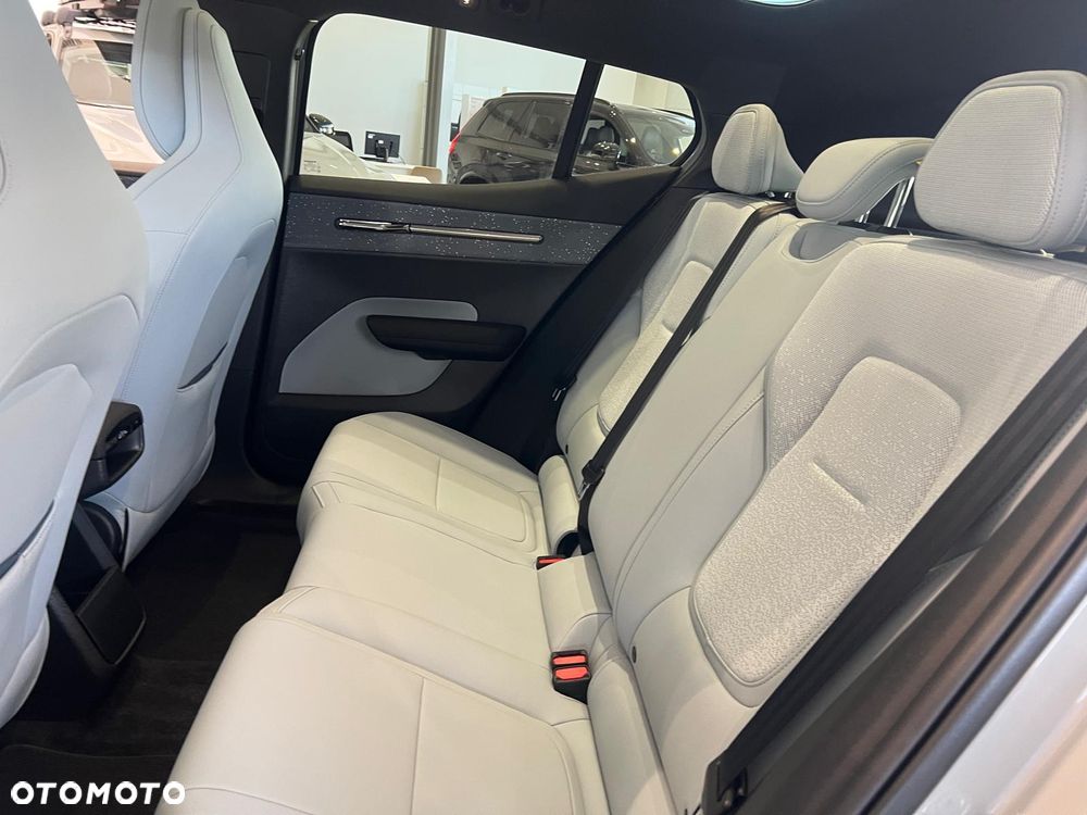 Volvo EX30 Twin Motor Performance AWD Ultra - 23
