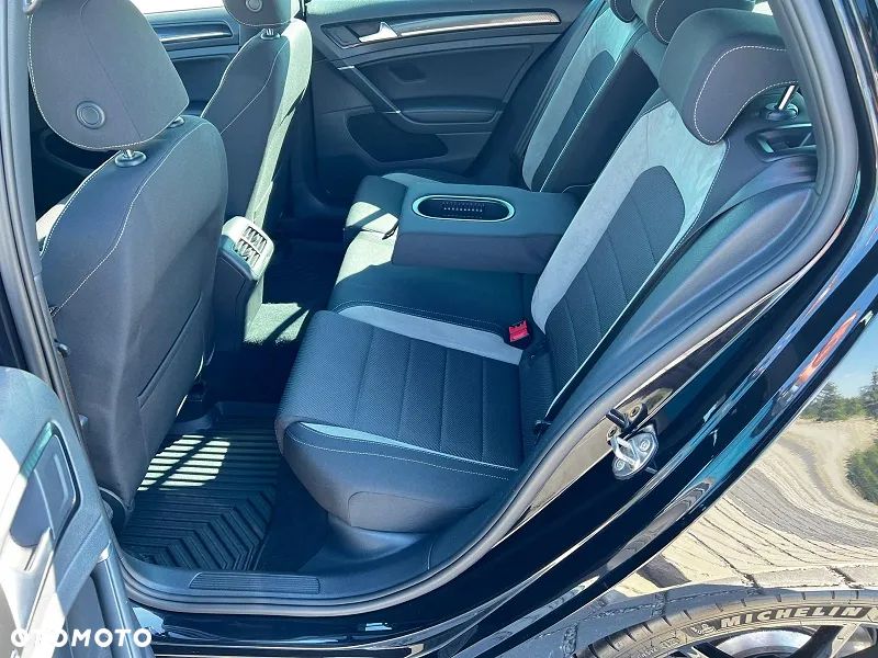 Volkswagen Golf R 4Motion BlueMotion Technology DSG - 25